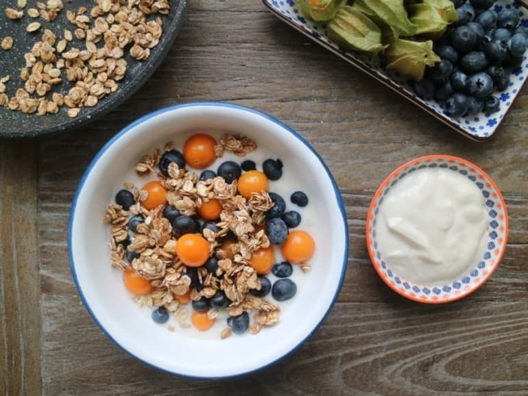 Read more about the article Crunchy Muesli with Soy Jogurt
